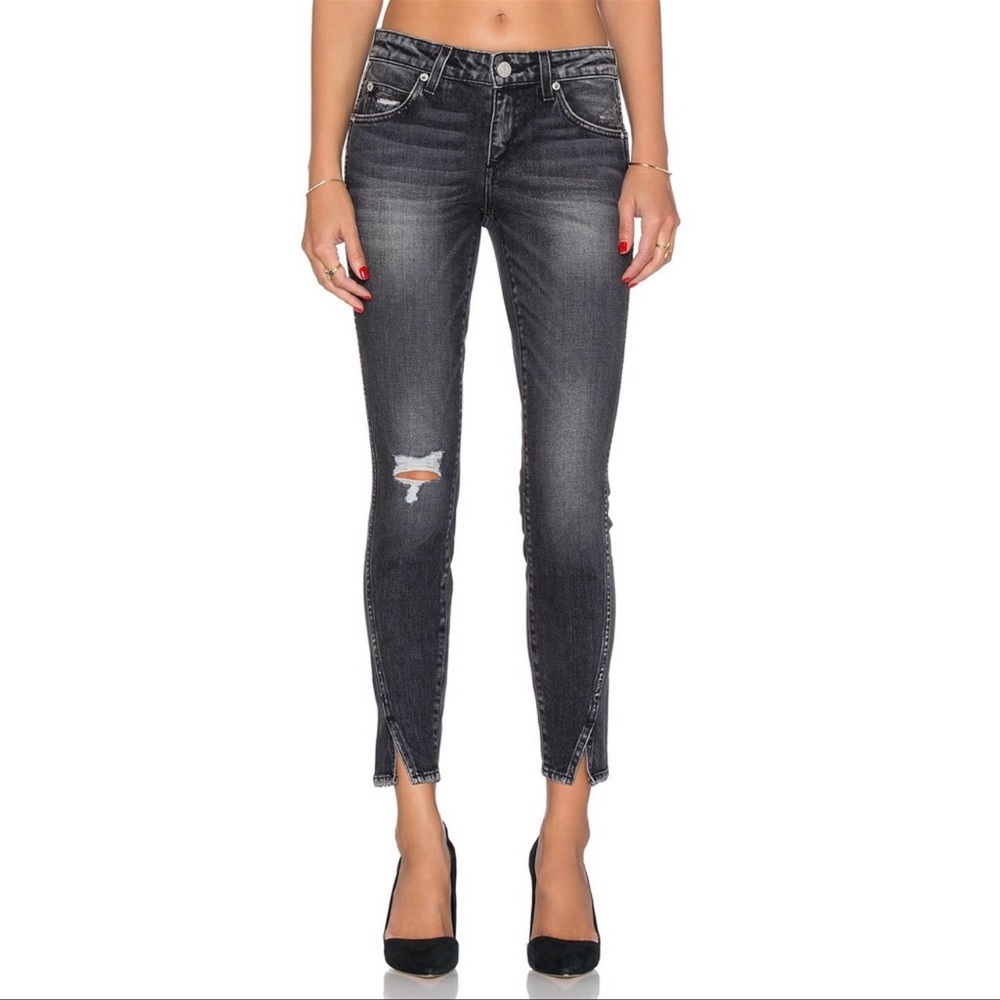 COPY - AMO Revolve Jeans Size 28 Mid Rise Distressed Skinny Vixen Destroy